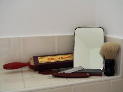 Shaving soap bart mirror