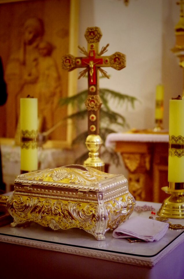 Casket cross the blessed sacrament