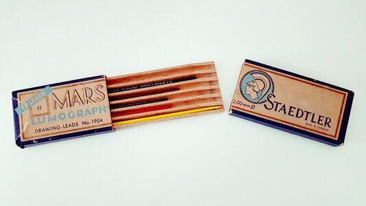 Old drawing leads old mars lumograph drawing leads box