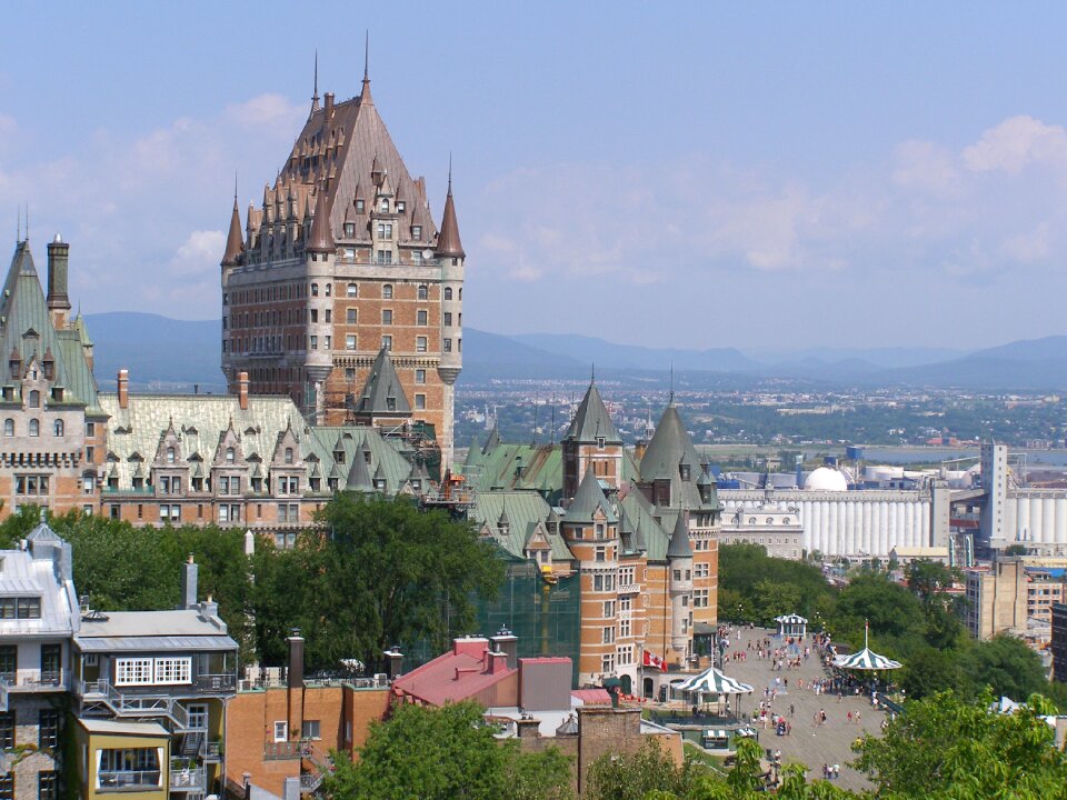 Travel canadian architecture