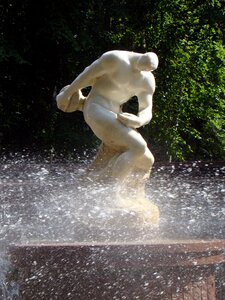 Monument figure sculpture