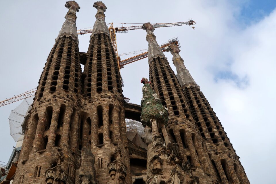 Gaudi cathedral the apartment emilia la sagrada familia