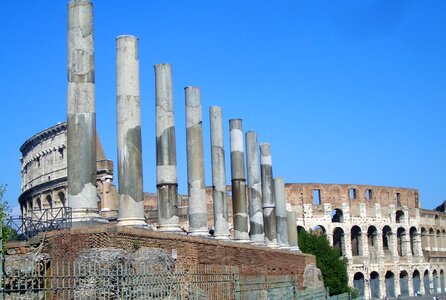Columnar colosseum romans photo