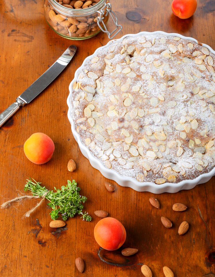 Almonds lemon thyme baking