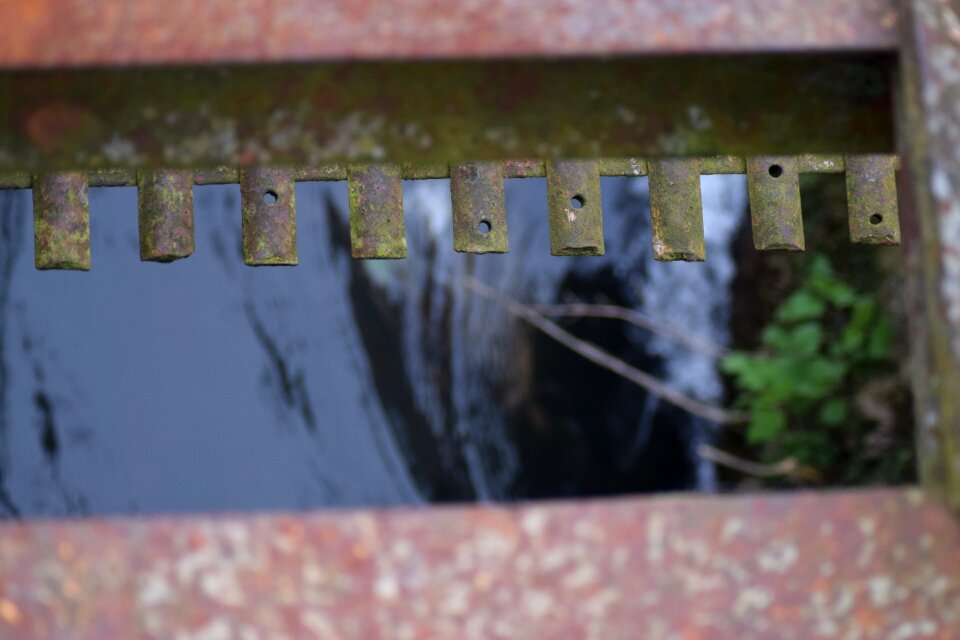 Close up bridge rust