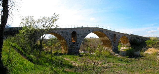Roman bridge pont julien vaucluse