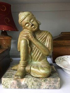 Seated buddha statue photo