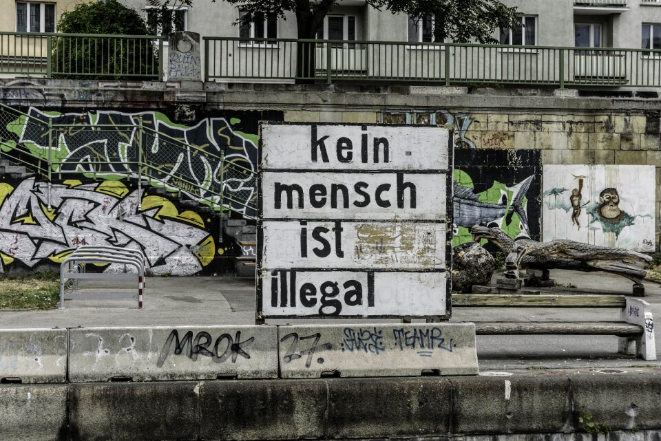 Color text vandalism