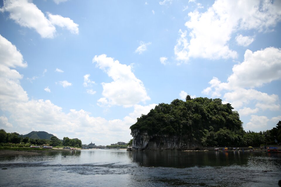 The scenery the li river elephant trunk hill