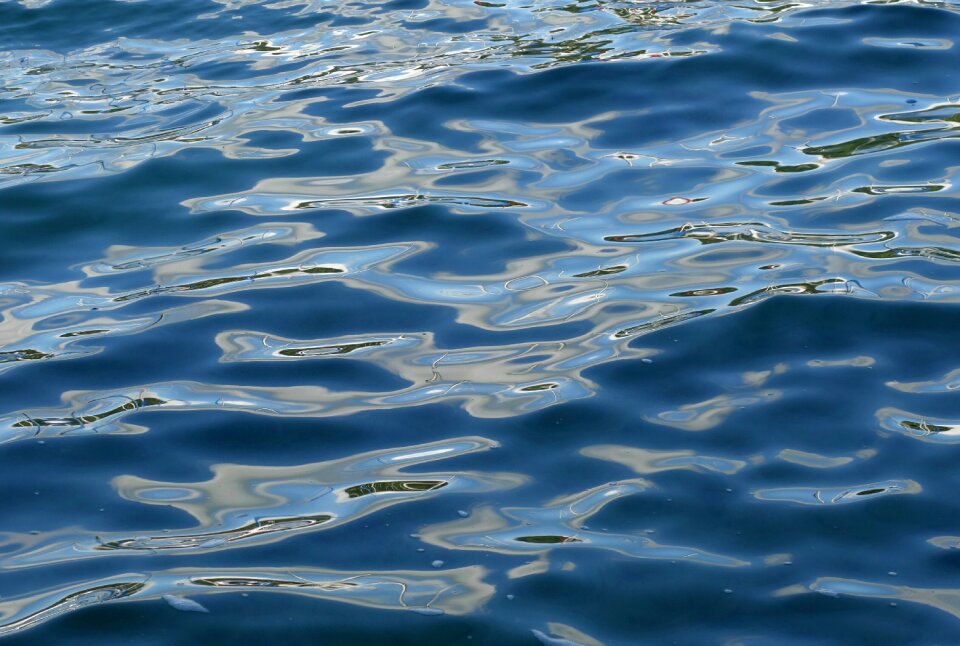 Wave ruffled pattern