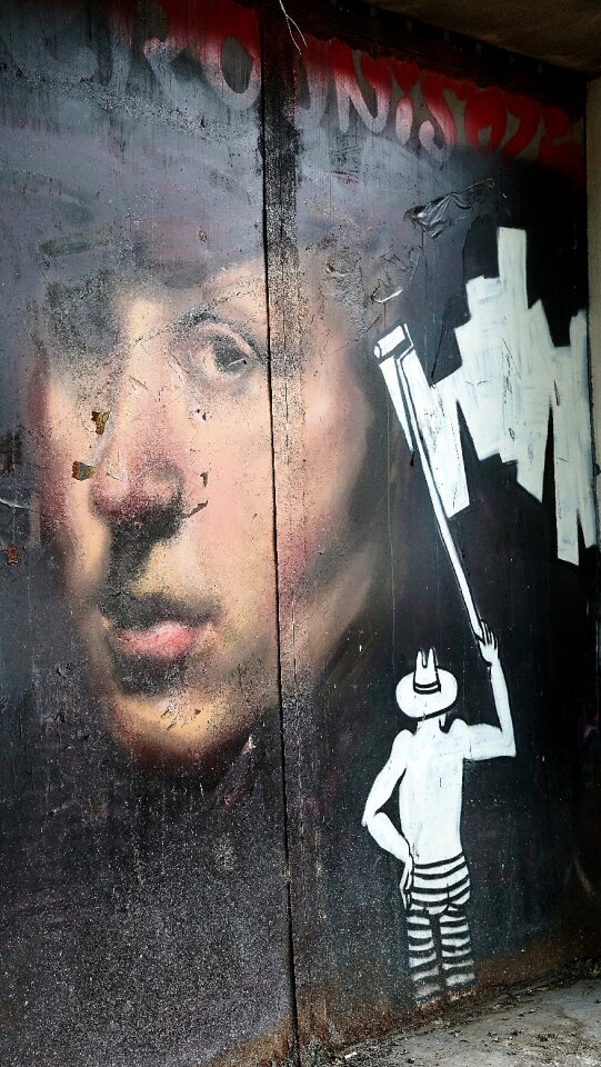 Paint spray urban