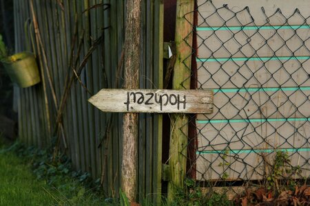 Fence note wood