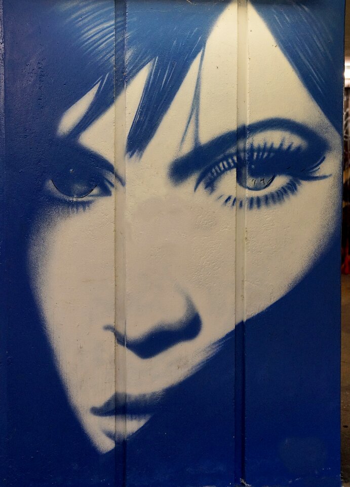 Street graffiti lady