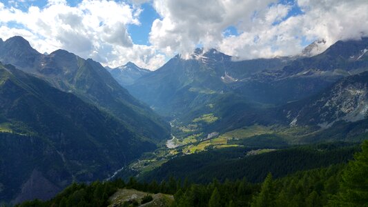 Valmalenco mountains go photo