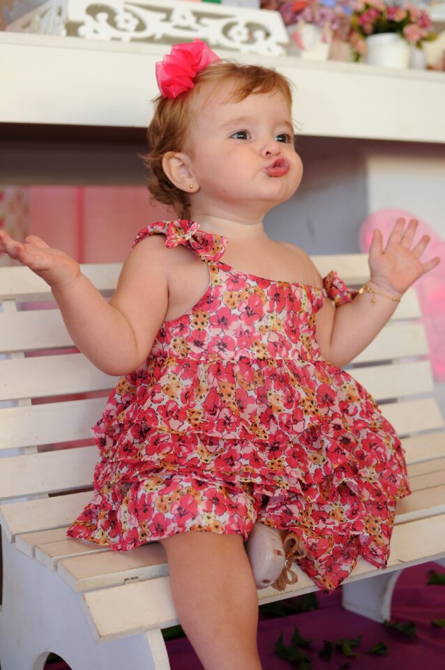 Peck child pout