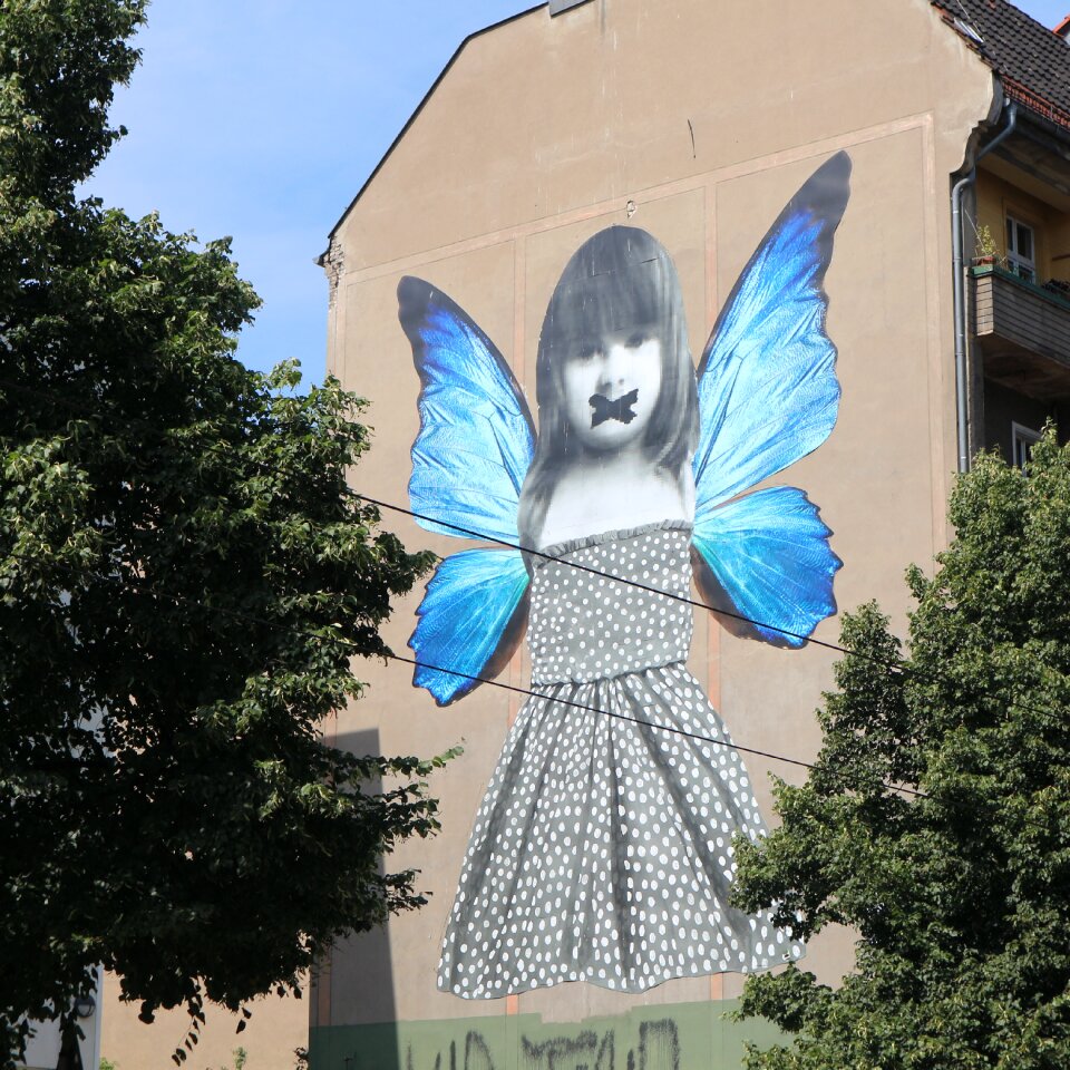 Mural urban art sprayer