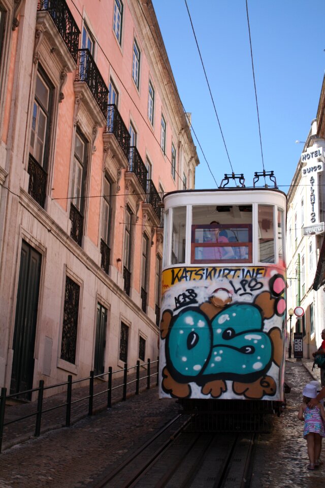 Tram graffiti portugal