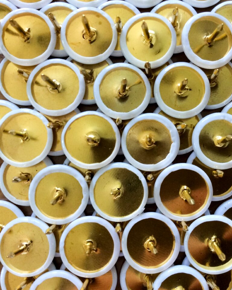 Nails thumbtack gold