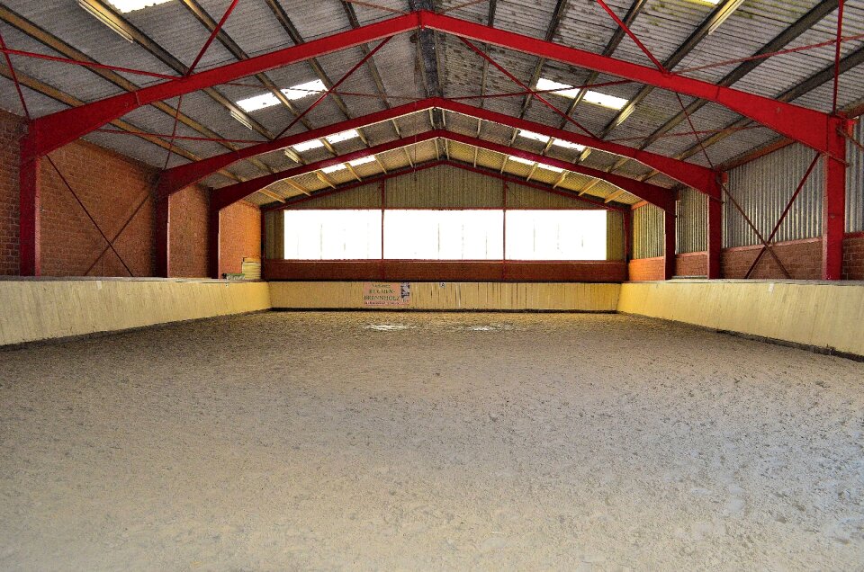 Equestrian riding space ride