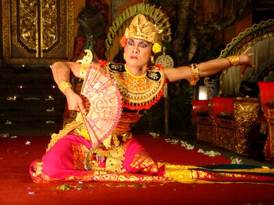 Indonesia dance man