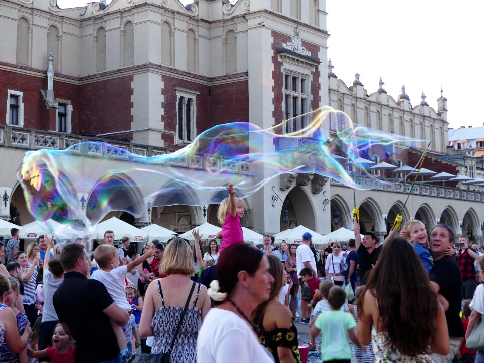 The market let bubble bubbles