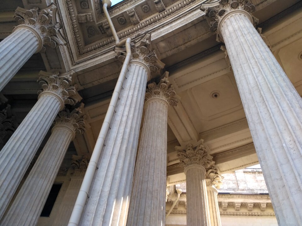 Columns aesthetics beauty