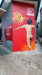 Itaewon pooping mural photo