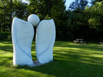Stone angel shadow
