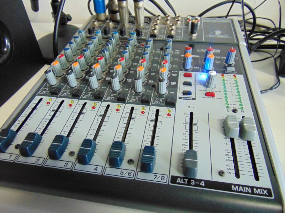 Music electronics studio