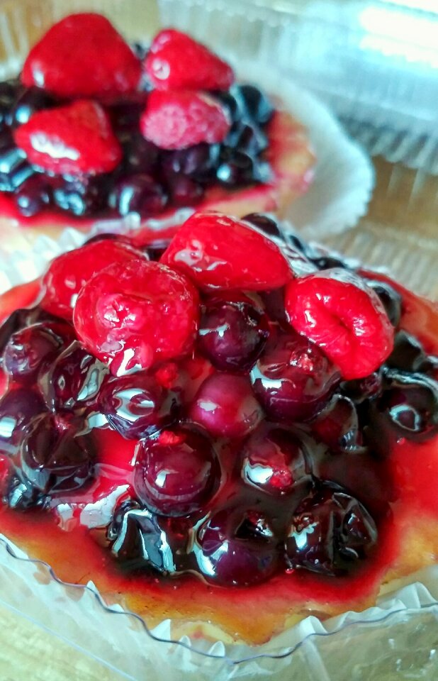 Cake raspberry cupcake