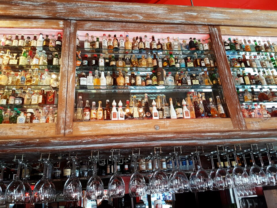 Alcoholic beverages enjoy coupon