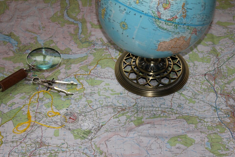 Compass magnifying glass orienteering