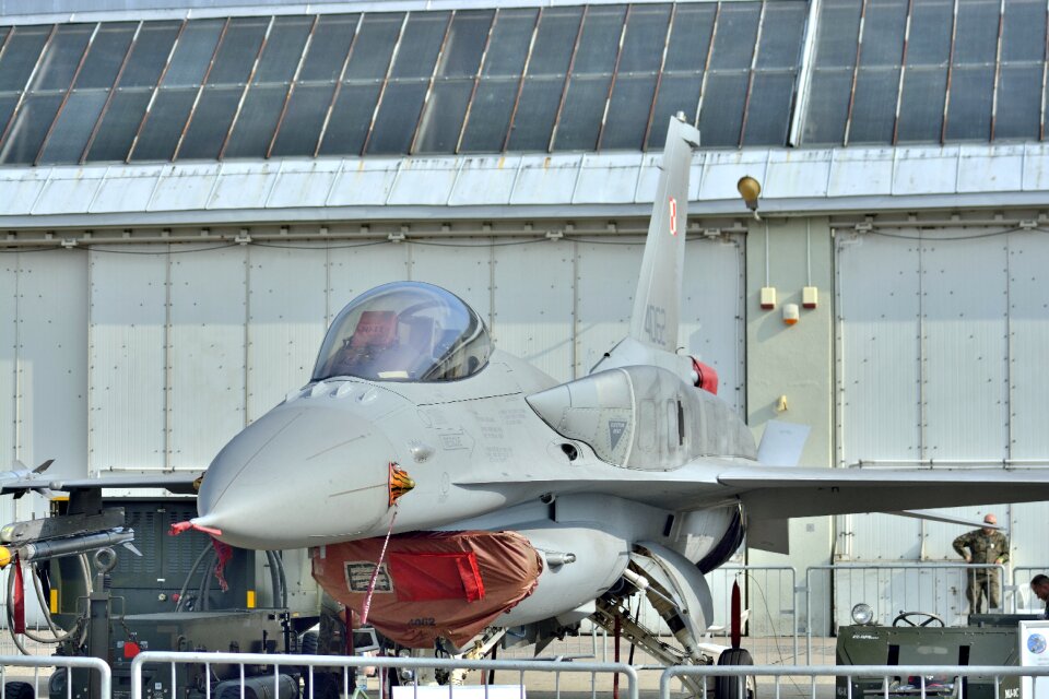 Aviation su-27 skies