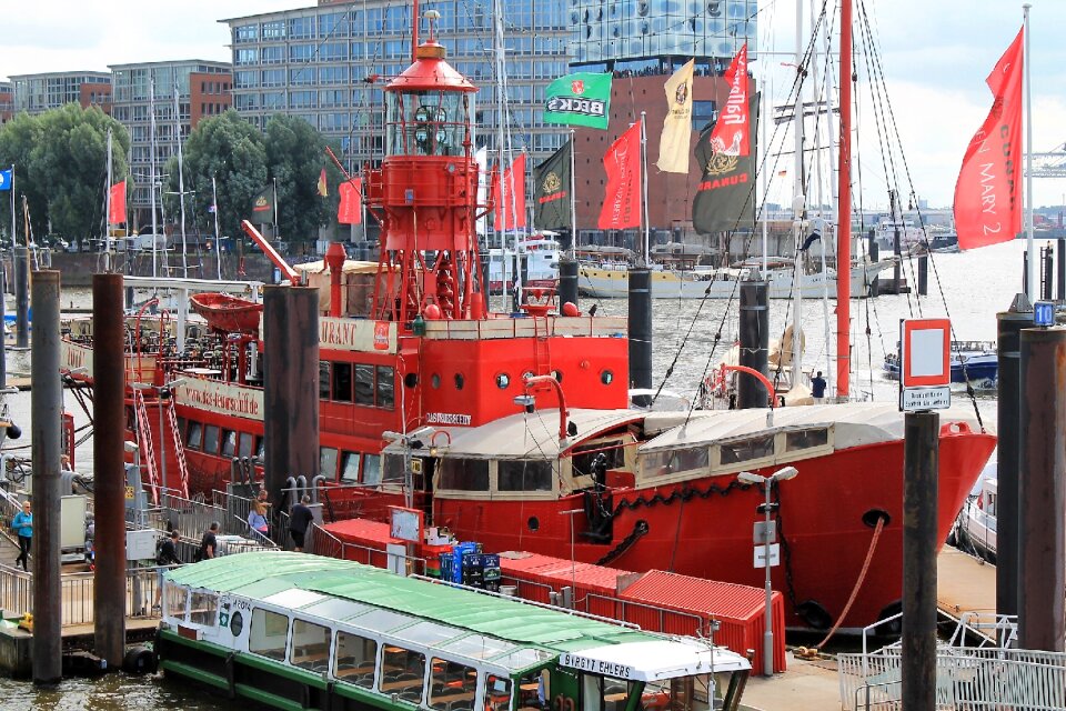 Port lightship elbe philharmonic hall