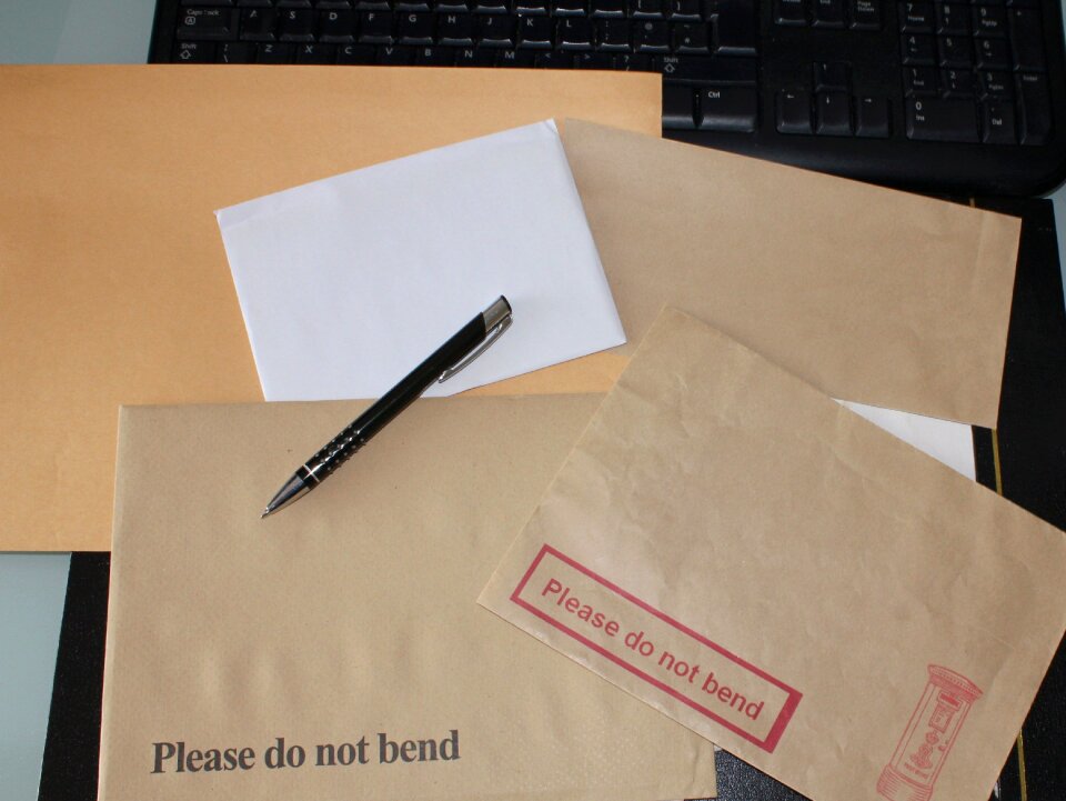 Stationery mail post