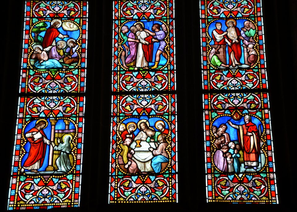 Chapel composed of glass colors