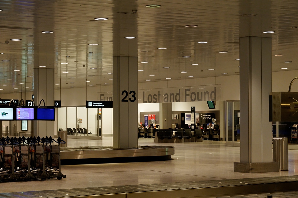 Zurich arrival luggage band