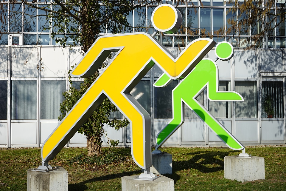 Figures sprint abstract