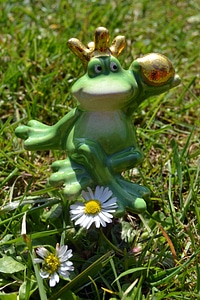 Fairytale characters green meadow daisy