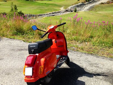 Red trip moped