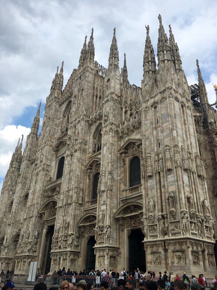 Milan cathedral italy 歐 chau
