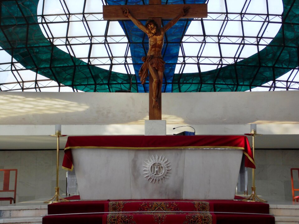 Altar catholic church cruz
