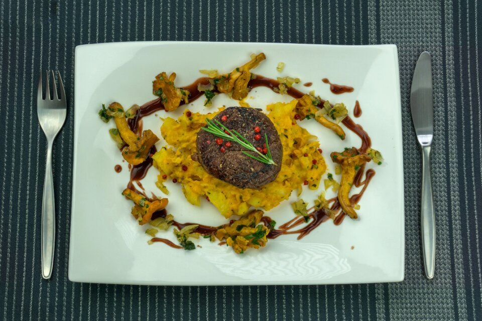 Kitchen food preparation