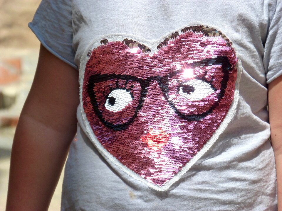 T-shirt sequin heart