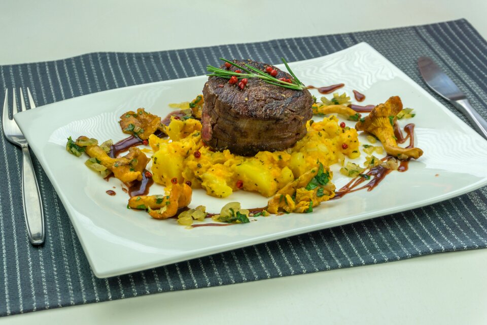 Kitchen food preparation