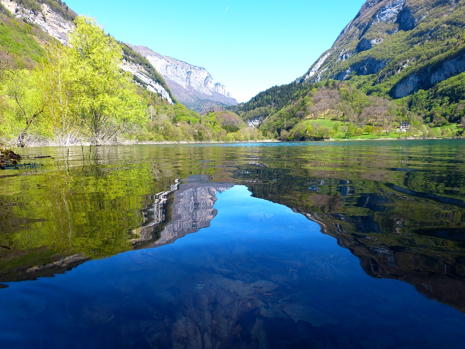 Lake water mirroring