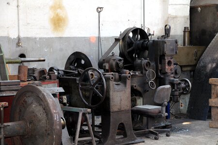 Machines railway iron