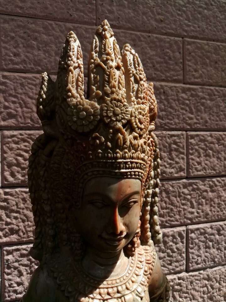 Statue nang apsorn idol