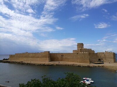 The castles castle in the sea aragonese castle