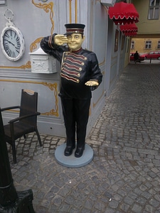 Cafe sculpture statue